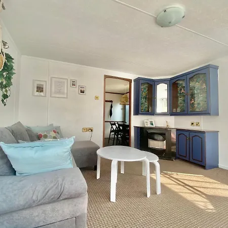 Lucy Duzy Kempingowy - Camp Spot Халупы