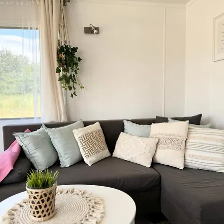 Lucy Duzy Kempingowy - Camp Spot Кемпинг Халупы