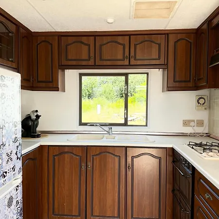 Кемпинг Lucy Duzy Kempingowy - Camp Spot Халупы